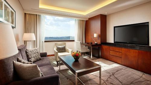 Deluxe Suite Double Room Only (Exclude Club Lounge Access)