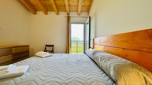 One-Bedroom Apartment with Balcony