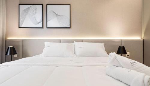 Superior One-Bedroom Apartment with Balcony