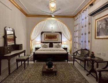 Deluxe Double or Twin Room