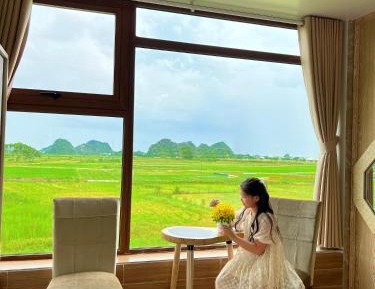 King Room with Mountain View