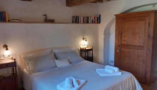 Deluxe One-Bedroom Apartment with Garden View