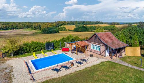 Three-Bedroom Vacation Home 