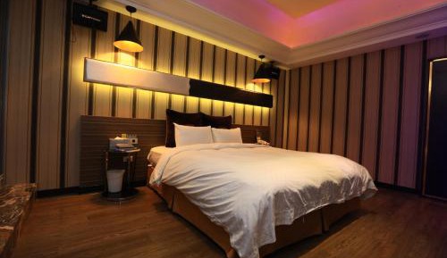 Premium Quadruple Room