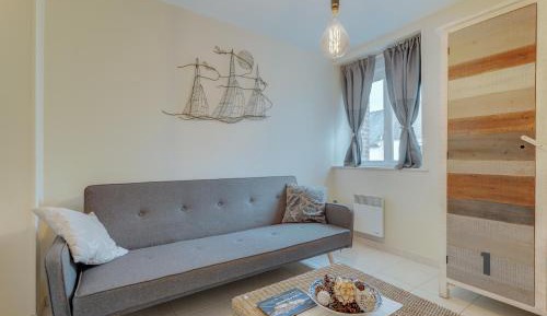 Superior One-Bedroom Apartment