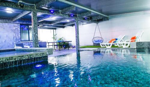 Suite with Private Pool