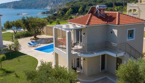 Villa with Garden View