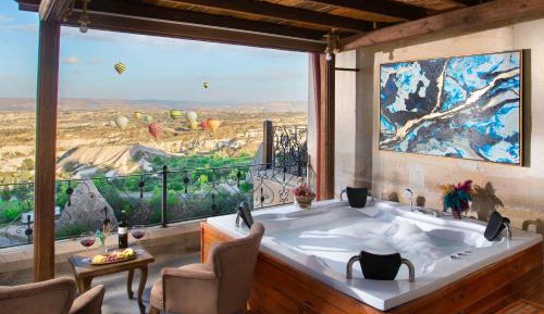 Luxury Suite with Terrace Jacuzzi