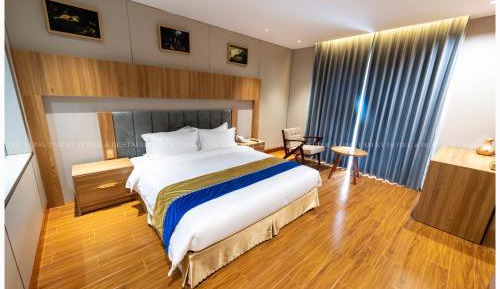 King Room with Pool View