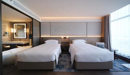 Deluxe Double Room with Two Double beds and City View