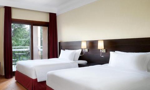 Guest room, 2 Twin/Single Bed(s), Low floor