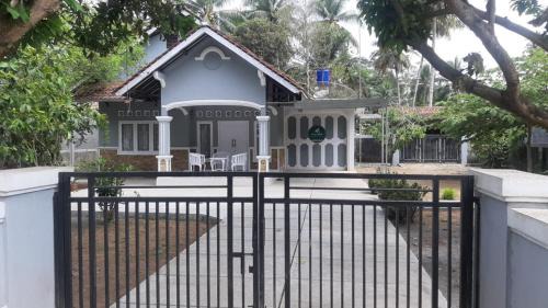 Three-Bedroom Holiday Home 