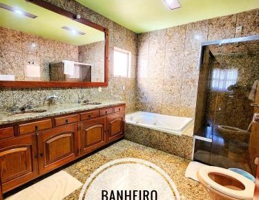 King Suite with Spa Bath