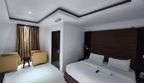 Deluxe Suite