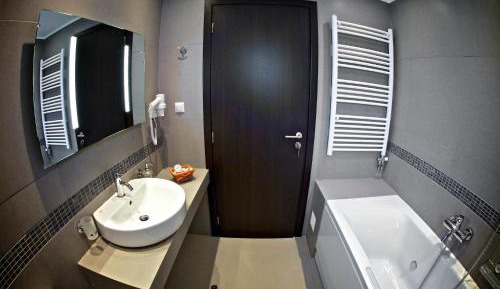 Deluxe Suite with Fireplace and Spa Bath (2 Adults)
