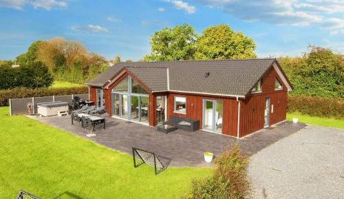 Five-Bedroom Holiday Home