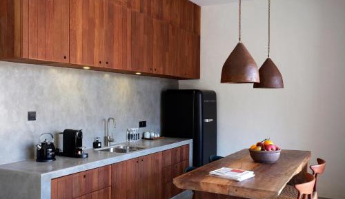 Queen Room with Pool View