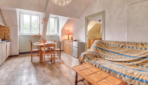 Superior One-Bedroom Apartment