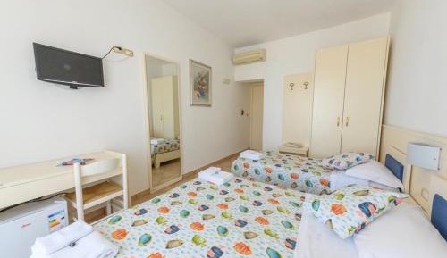 Large Double or Twin Room