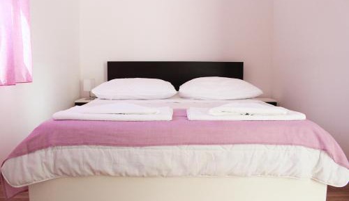 Three-Bedroom Apartment (5 Adults)