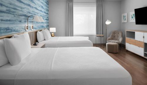Studio with Two Queen Beds