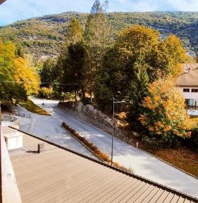 Apartment with Garden View