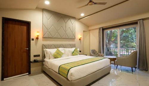 Deluxe Double Room with Balcony