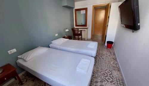 Twin Room with Shared Bathroom