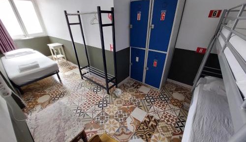 Bunk Bed in Mixed Dormitory Room