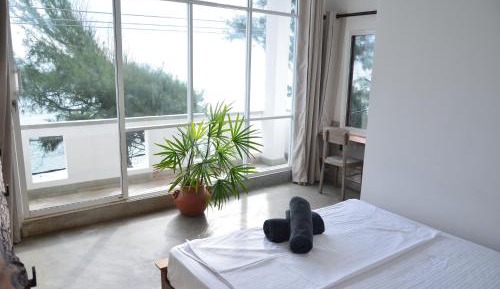 Deluxe Double Room with Balcony and Sea View