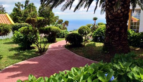 Deluxe Double Room with Side Sea View