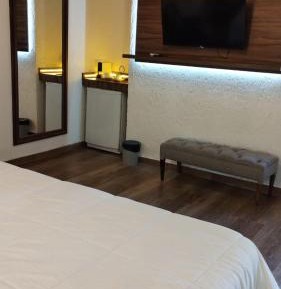 Deluxe Double Room (2 Adults + 1 Child)