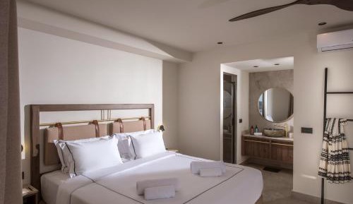 Deluxe Room with Private Jacuzzi