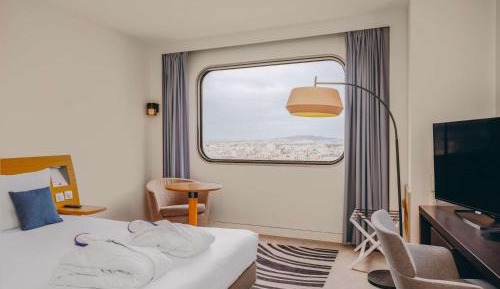 Executive Queen Room With Sofa Bed