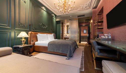 Grand Deluxe Double Room with City View