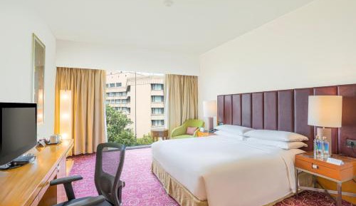 Superior room, King Bed Enjoy 20% off on Spa & 15% off on Food & Soft beverages