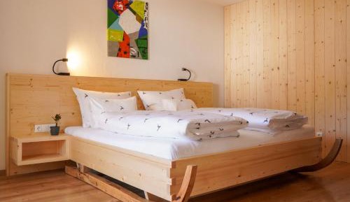 Apartment with Mountain View