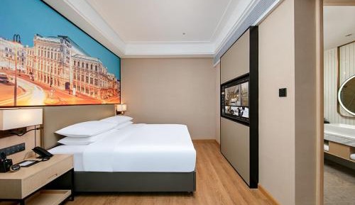 Double Room with View