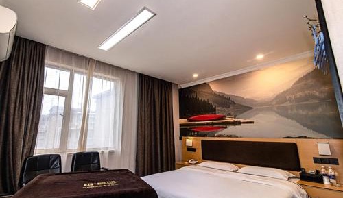 Double Room with Mah-jongg