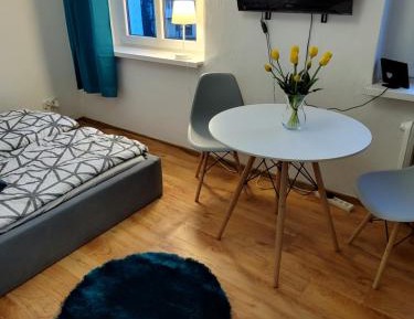 Basic Triple Room with Shared Bathroom