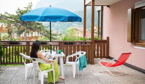 Apartment with Lake View