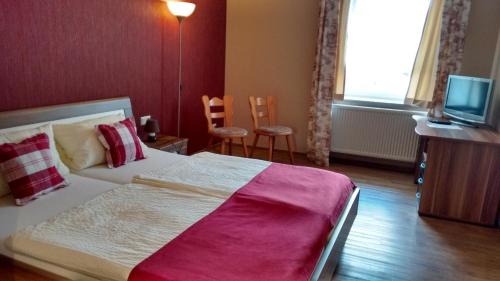 Deluxe Double Room with Extra Bed