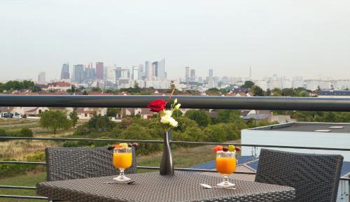 Double or Twin Studio (2 Adults)