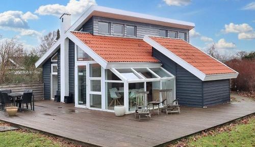 Three-Bedroom Vacation Home 