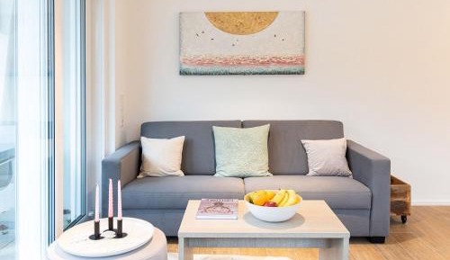 Apartment with Mountain View