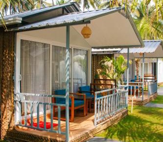 Deluxe Double Room with Side Sea View