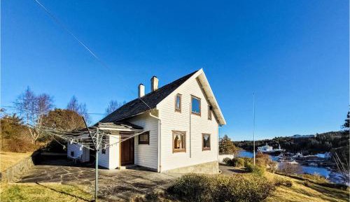 Five-Bedroom Holiday Home