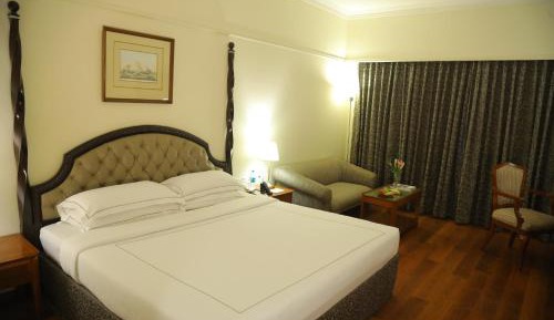 Deluxe Room King Bed