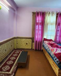 Single Room with Shared Toilet