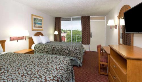 Double Room with Bathtub with Grab Bars - Mobility Accessible/Non-Smoking